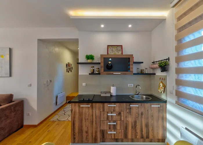 Blue-angel-lux 즐라티보